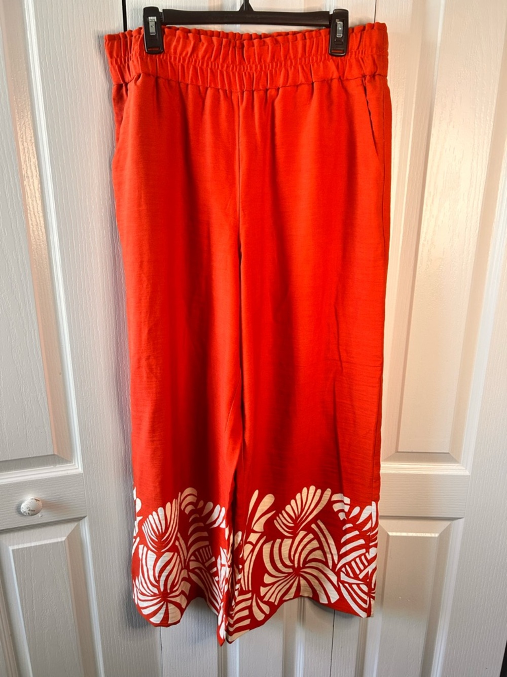 Nine West Women’s Large Clay Wide-Leg Crop Pants with White Tropical Hem Print